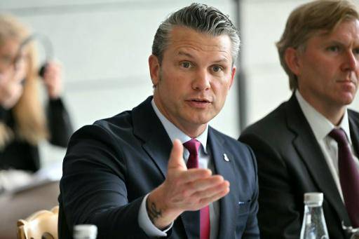 Hegseth insta a Europa a combatir la invasión de migrantes y a rearmarse
