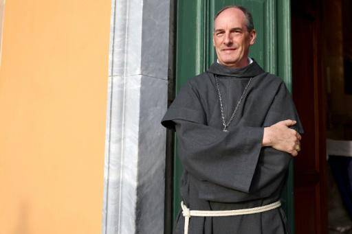 El cardenal francoespañol Bustillo elogia el entusiasmo del papa, que visita Córcega