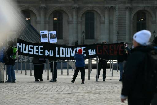 El Louvre cierra este lunes por una huelga de su personal
