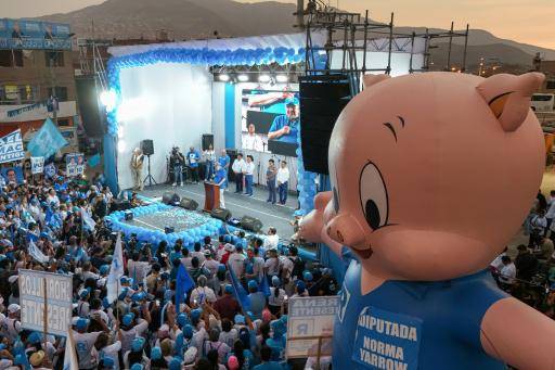 Tomado por el crimen y la inestabilidad, Perú elige presidente entre 35 candidatos