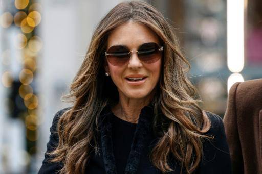 La actriz británica Liz Hurley acude al Tribunal Superior de Londres el 22 de enero de 2026 para defender su denuncia contra unos tabloides a los que acusa de haber colocado micrófonos en las ventanas de su casa