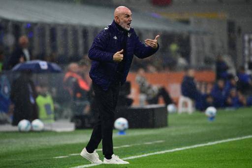 Hundida en la Serie A, la Fiorentina cesa a su entrenador Stefano Pioli
