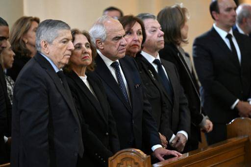 Colombia entierra al presidenciable asesinado sin Petro