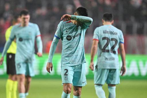Un Barcelona triste cae en Amberes pero avanza a octavos como primero