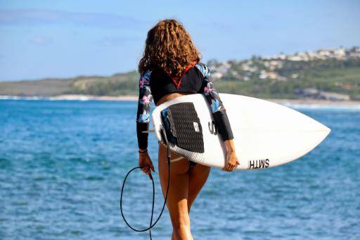En Reunión, el surf renace después de los ataques de tiburones