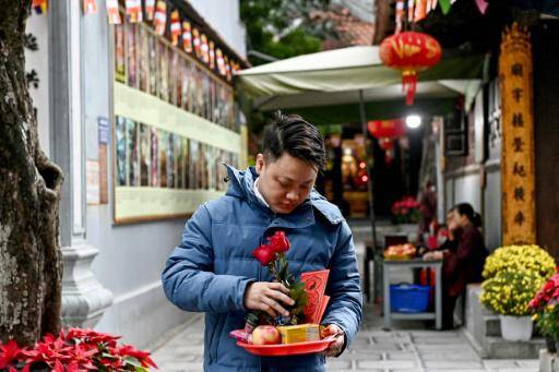Por San Valentín, los vietnamitas le rezan a Buda para encontrar pareja