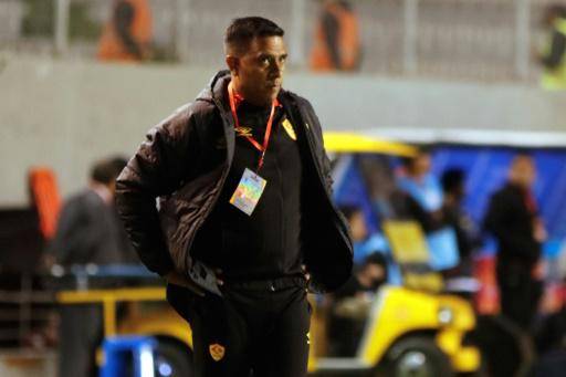 Aucas de Ecuador cesa al DT venezolano César Farías, tras sanción por agresión