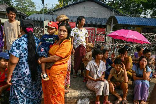 El expresidente de Birmania es indultado, la pena de la Nobel de la Paz Suu Kyi reducida