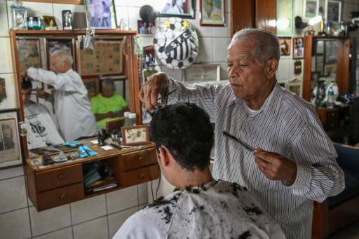 Perder a un amigo y a un gran cliente, el doble dolor del barbero de Pelé