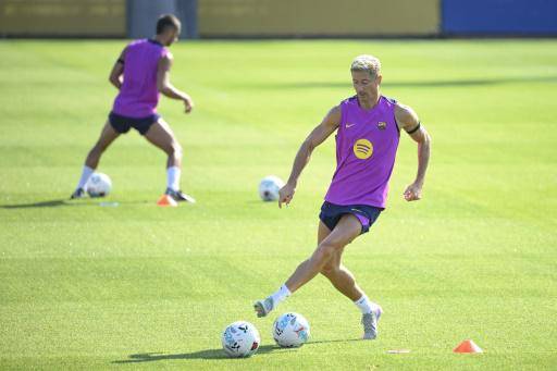 Lewandowski sufre una lesión en el muslo y es duda para el inicio de temporada