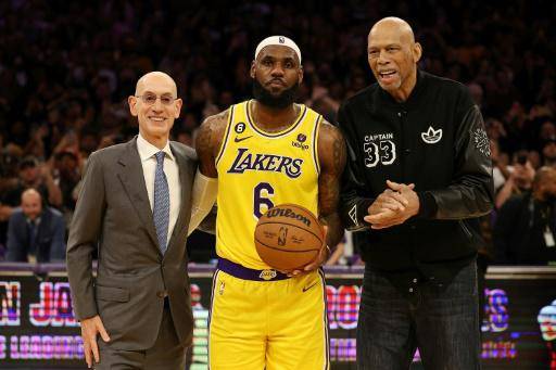 LeBron James se convierte en el máximo anotador de la historia de la NBA
