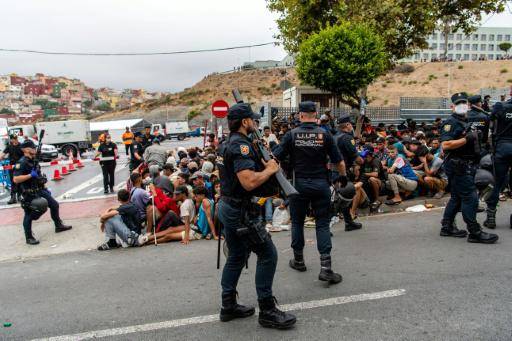 El ministro español pide información a la policía sobre el papel de Marruecos en la crisis en Ceuta