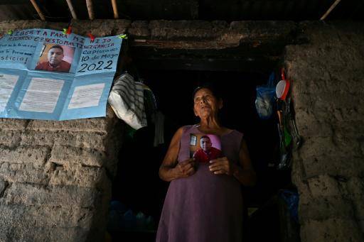 La angustia por miles de detenidos sin cargos ni sentencia en El Salvador