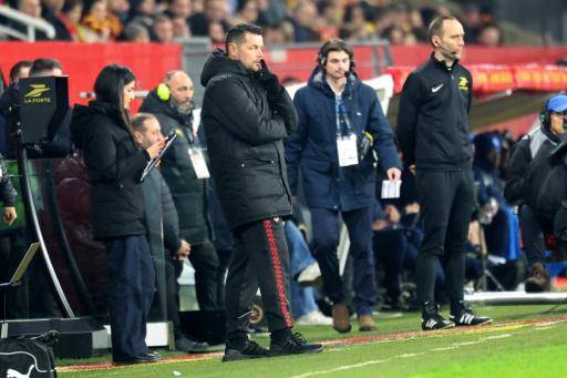 El Lens resiste la presión del PSG y recupera el liderato