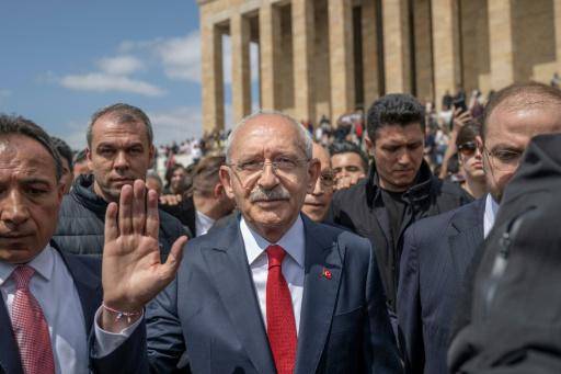 Una Turquía dividida elige presidente