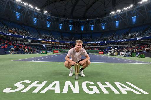 Davidovich se corona en Shanghái con una remontada épica