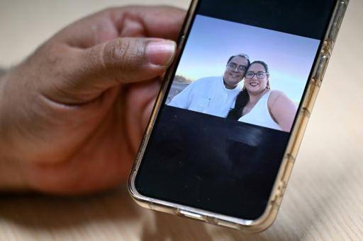 La salvadoreña Ruth López es la voz sin miedo que sólo la cárcel puede callar, dice su esposo