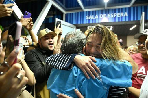 Vengo aquí a trabajar: una cercana colaboradora de la líder opositora Machado regresa a Venezuela