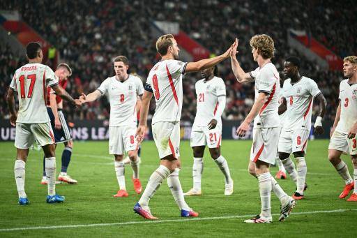 España sigue imparable después del Mundial, Inglaterra remonta el vuelo