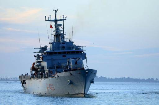 Migrantes de Italia llegan a Albania por un acuerdo bajo revisión judicial