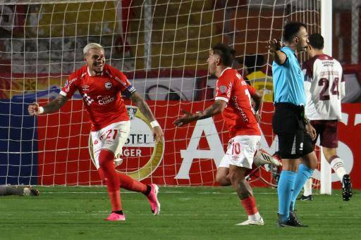 Cienciano da el golpe en la Sudamericana; Vasco y Bragantino también siguen en carrera