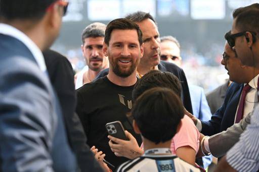 La visita de Messi a un estadio de Calcuta concluye con disturbios