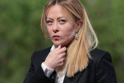 Meloni denuncia la difusión de fotos falsas con su imagen generadas con IA