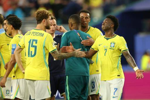En el regreso de Neymar, Brasil golea a Escocia y avanza a 16avos como primero del Grupo C