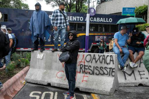 Los maestros cesan las protestas callejeras en Ciudad de México tras 20 días