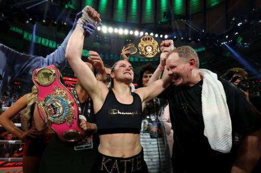 Katie Taylor, la reina irlandesa del boxeo cuelga los guantes