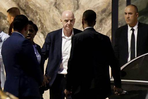 Infantino bajo presión de la UEFA y la Conmebol