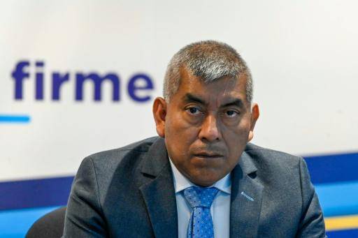 Destituyen a un fiscal que procesó a exfuncionarios anticorrupción en Guatemala