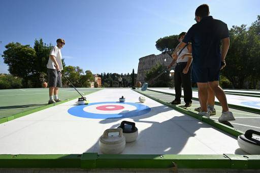 A la sombra del Coliseo, el curling como atracción turística en Roma