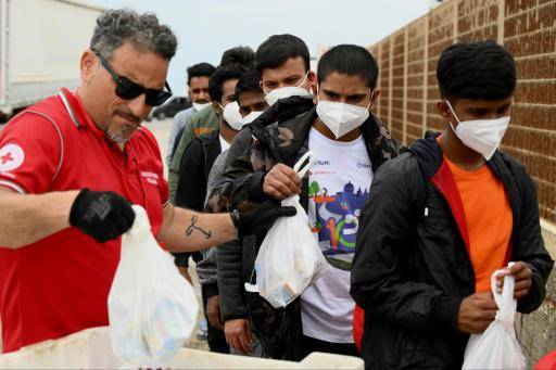 La Cruz Roja toma las riendas de un funesto centro de migrantes en Lampedusa