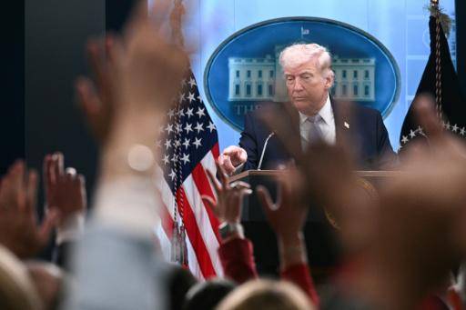 Petróleo se dispara y acciones operan mixtas tras nuevo ultimátum de Trump a Irán