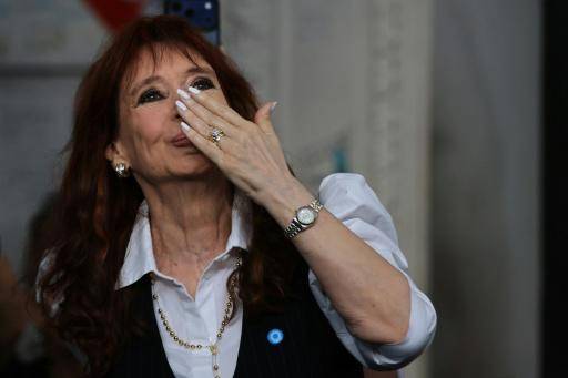 La expresidenta argentina Kirchner declara en un megajuicio por corrupción