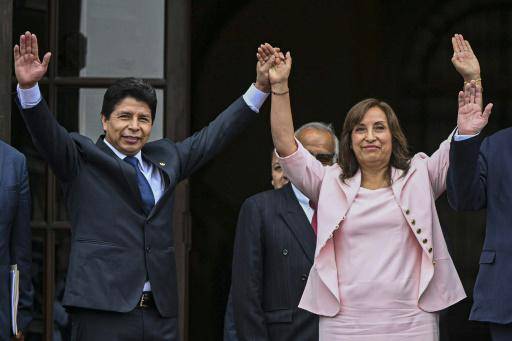 El presidente de Perú renovará su gabinete tras la renuncia del primer ministro por la pugna con el Congreso