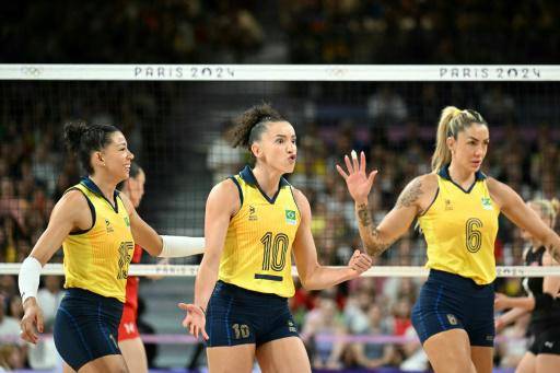 Brasil celebra el bronce en el voleibol femenino de París