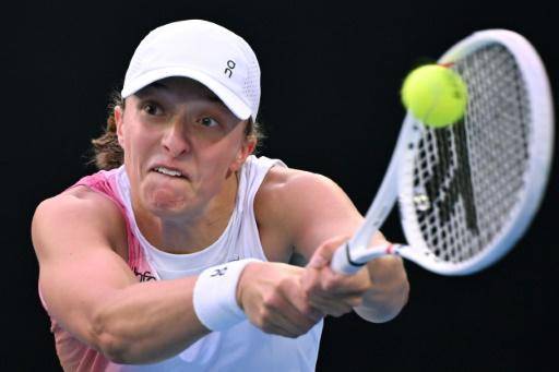 Swiatek acaba con el sueño de la 'lucky loser' Eva Lys y se cita en cuartos con Navarro