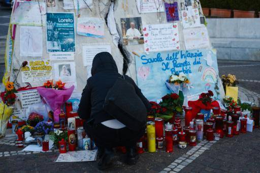 El papa pasó una noche tranquila en el hospital, anuncia el Vaticano