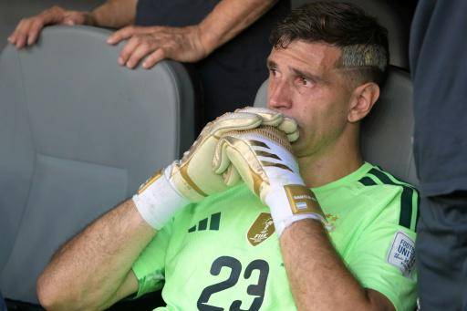 Emiliano Martínez abre la puerta a una retirada de la selección argentina