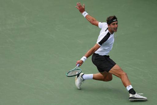 El argentino Etcheverry sucumbe ante Michelsen en octavos del US Open