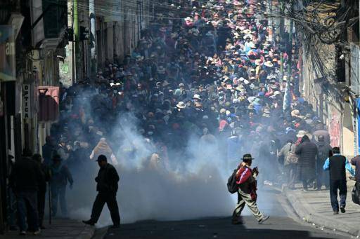 Fuertes choques en una protesta masiva contra el presidente de Bolivia