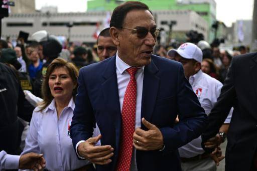 El expresidente de Perú Martín Vizcarra se presenta el 26 de noviembre de 2025 en el Edificio Juicial Carlos Zavala Loayza de Lima para escuchar la sentencia de su juicio por supuestos sobornos recibidos en la época en que era gobernador de Moquegua