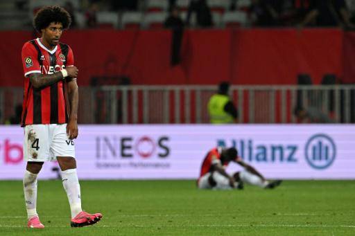 PSG se impone 2-1 en Niza, eliminado de la carrera por la Champions