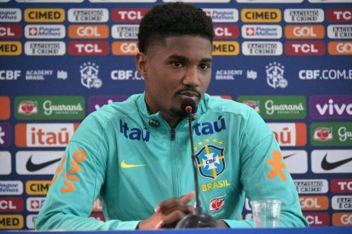 Marquinhos cree que Brasil ha mejorado pero avisa de algunos errores