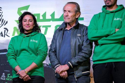 Los jóvenes pilotos sauditas aprovechan para aprender en el Rally Dakar