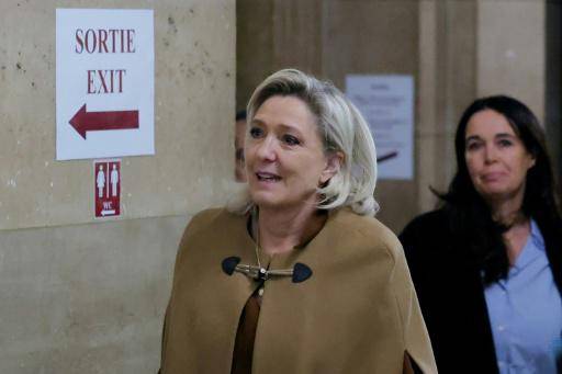 La fiscalía francesa aleja una candidatura de Le Pen a la presidencial de 2027