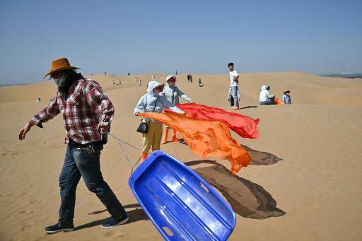 China cubre sus desiertos con paneles solares para alimentar su economía