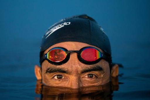 Brazada a brazada, el hombre pez cruza el Amazonas contra el plástico